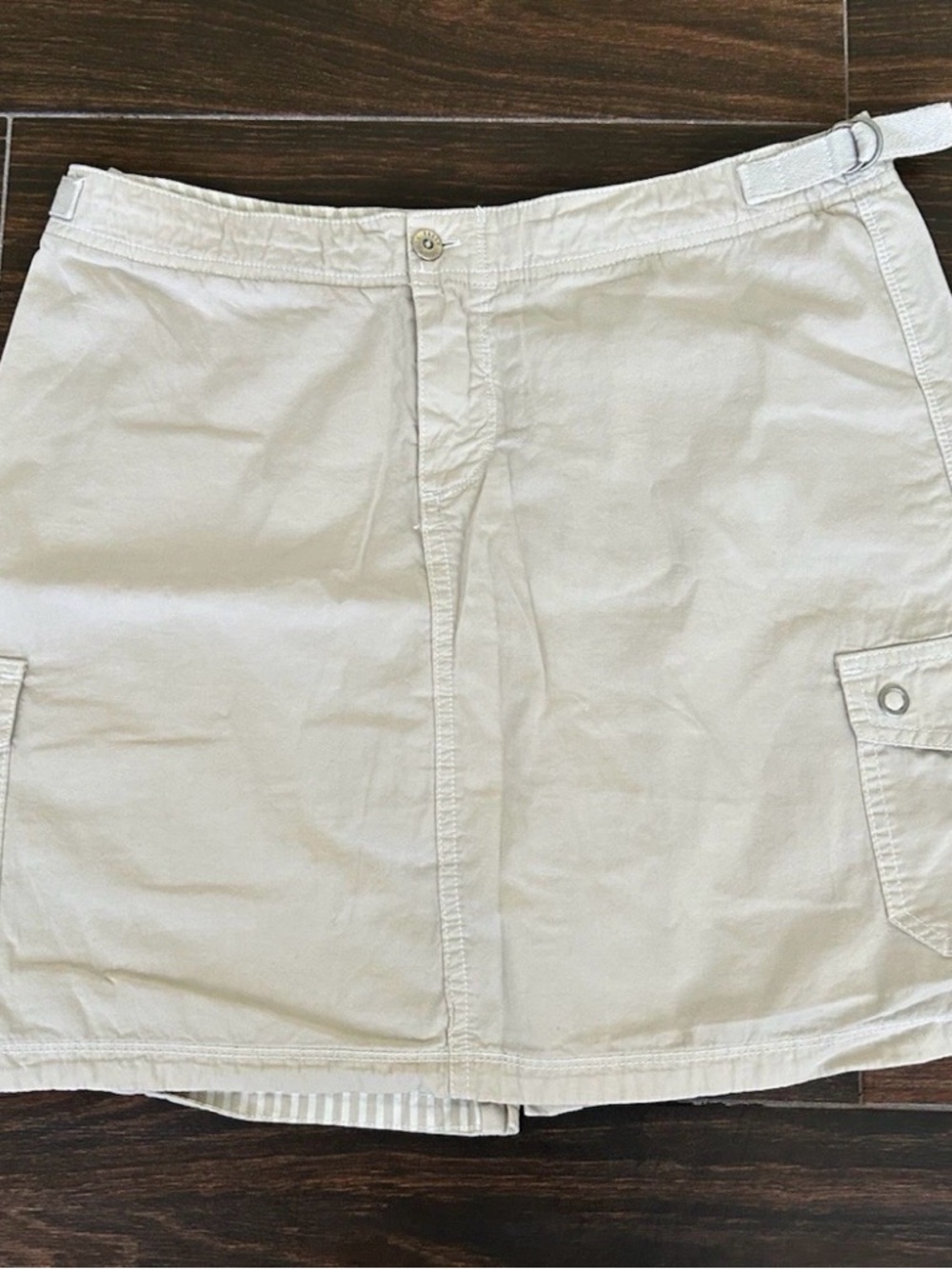 Fresh Produce Women’s Khaki Skort Size S/M With Adjustable Side Straps